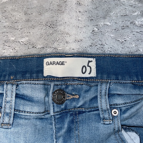 (5) Garage LighWash Jeans - Picture 3 of 5